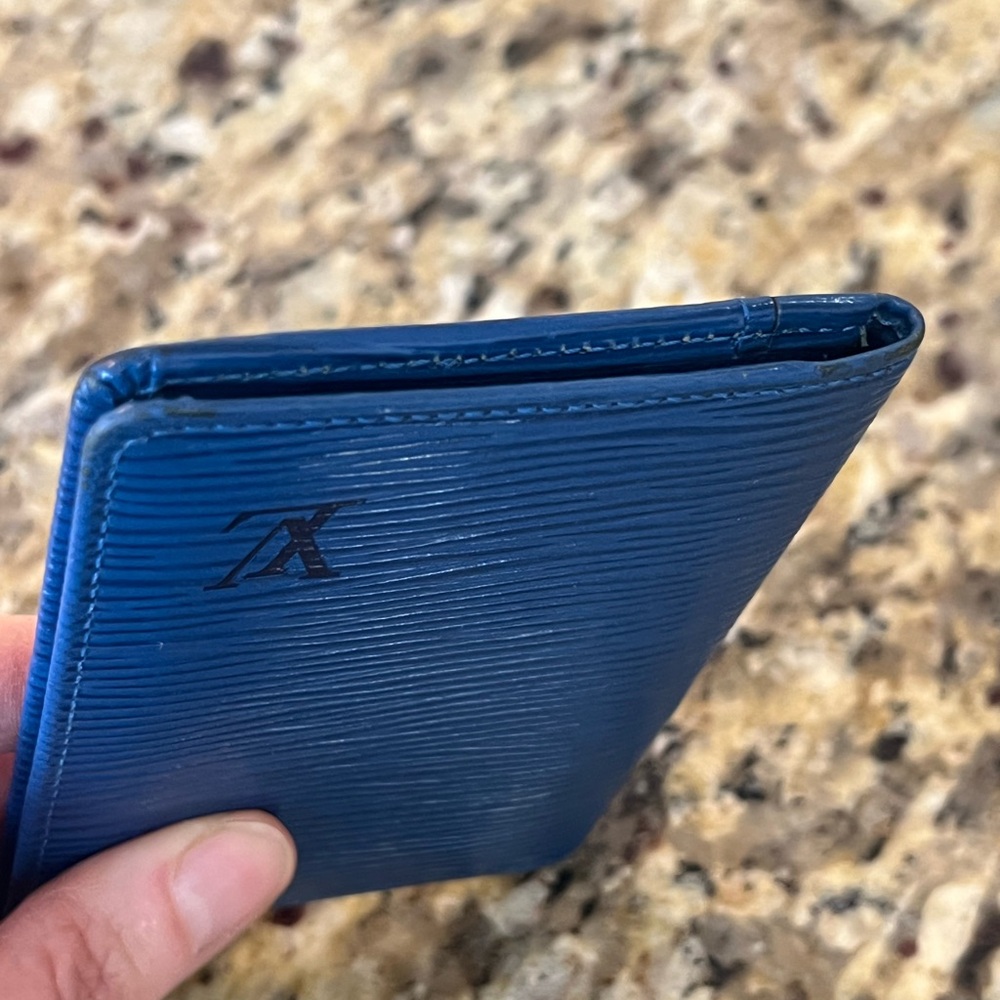 Louis Vuitton Blue Epi Card Holder pocket organizer - Picture 7 of 7